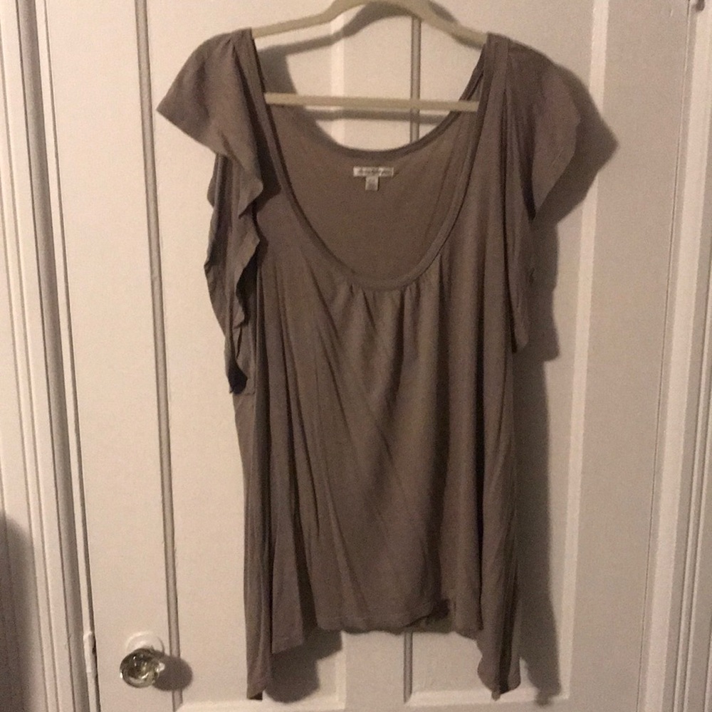 Gray top